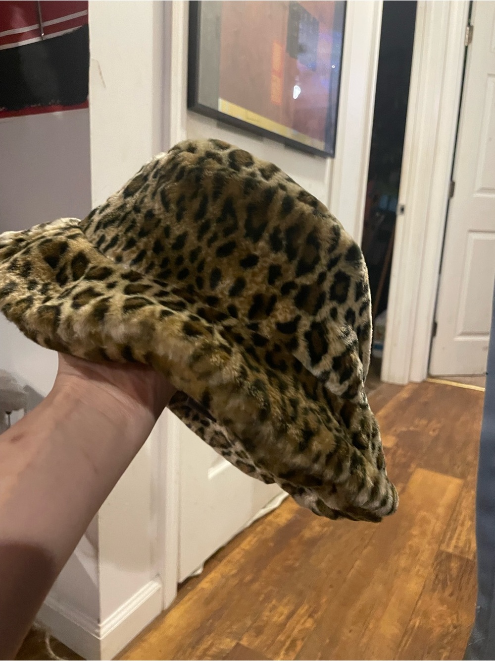 Vintage Wilson’s leather brand Faux fur leopard Y2K bucket hat